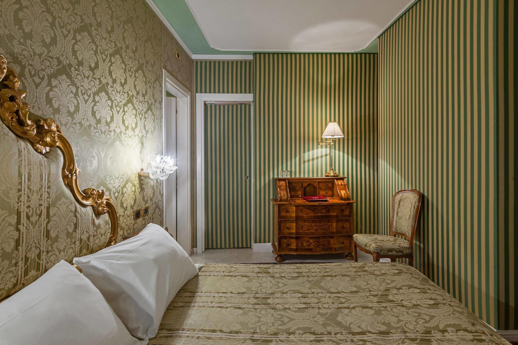 Al Ponte Antico Hotel Venetië Buitenkant foto