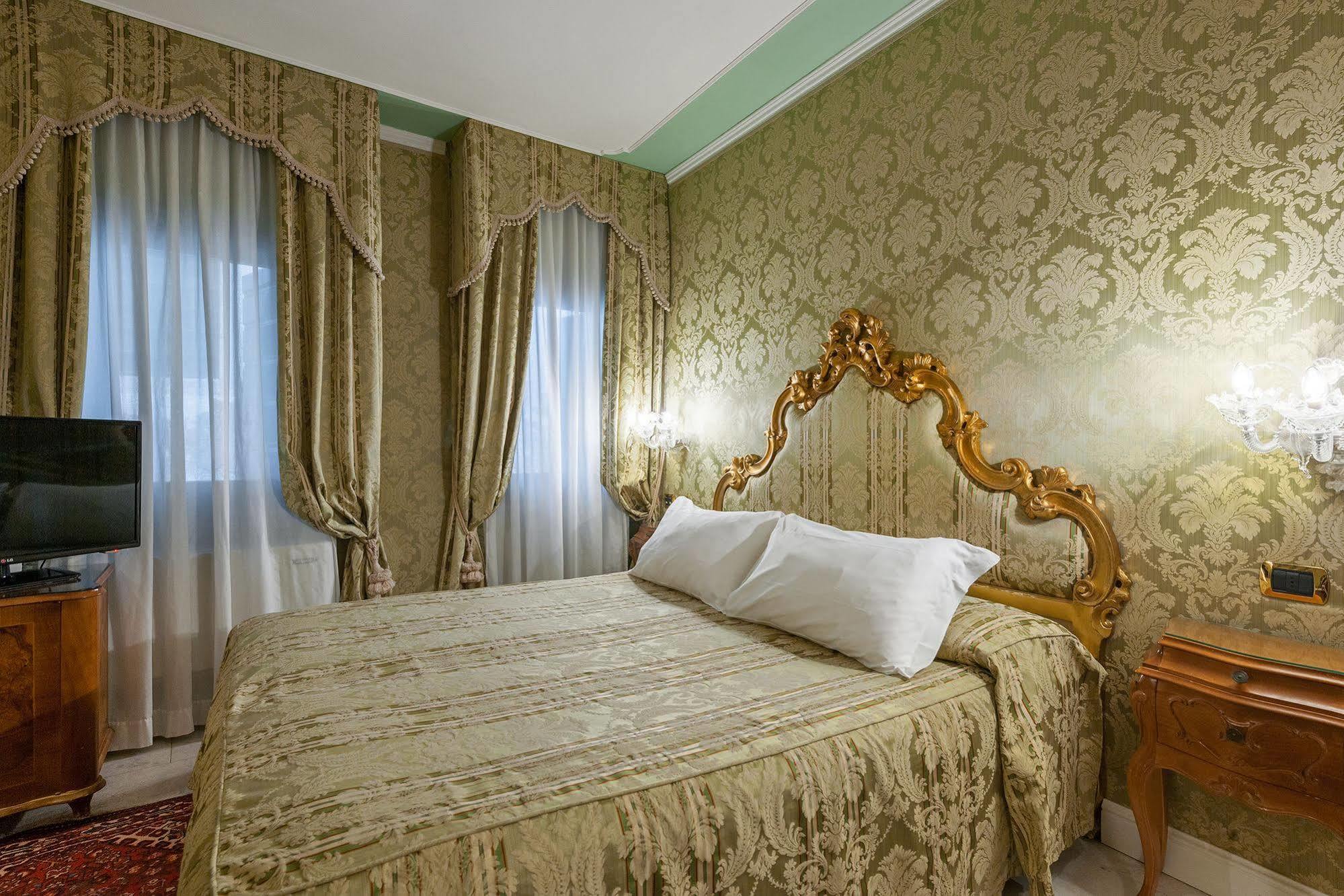 Al Ponte Antico Hotel Venetië Buitenkant foto