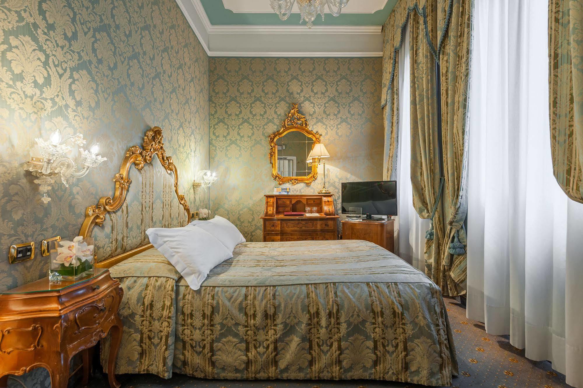 Al Ponte Antico Hotel Venetië Buitenkant foto